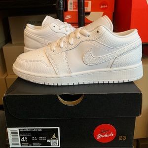 Nike Air Jordan 1 Low Triple White Shoes 553558-130 553560-130 GS & Men's Sizes